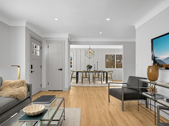 5th image of 5544 Irving Ave S