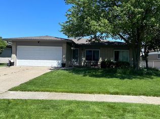 3373 Bates Dr, Sterling Heights, MI 48310