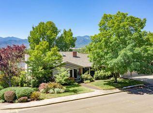 2798 Yvonne Rd, Medford, OR 97504