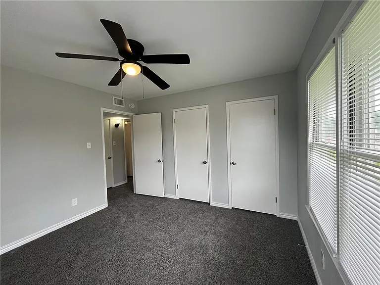4801 Lansdown Dr — Photo 16
