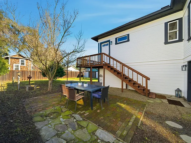 1440 Center St — Photo 28