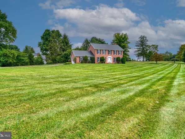 1 Dellwood Ct, Cockeysville, MD 21030