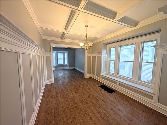 4th image of 267 Alameda St