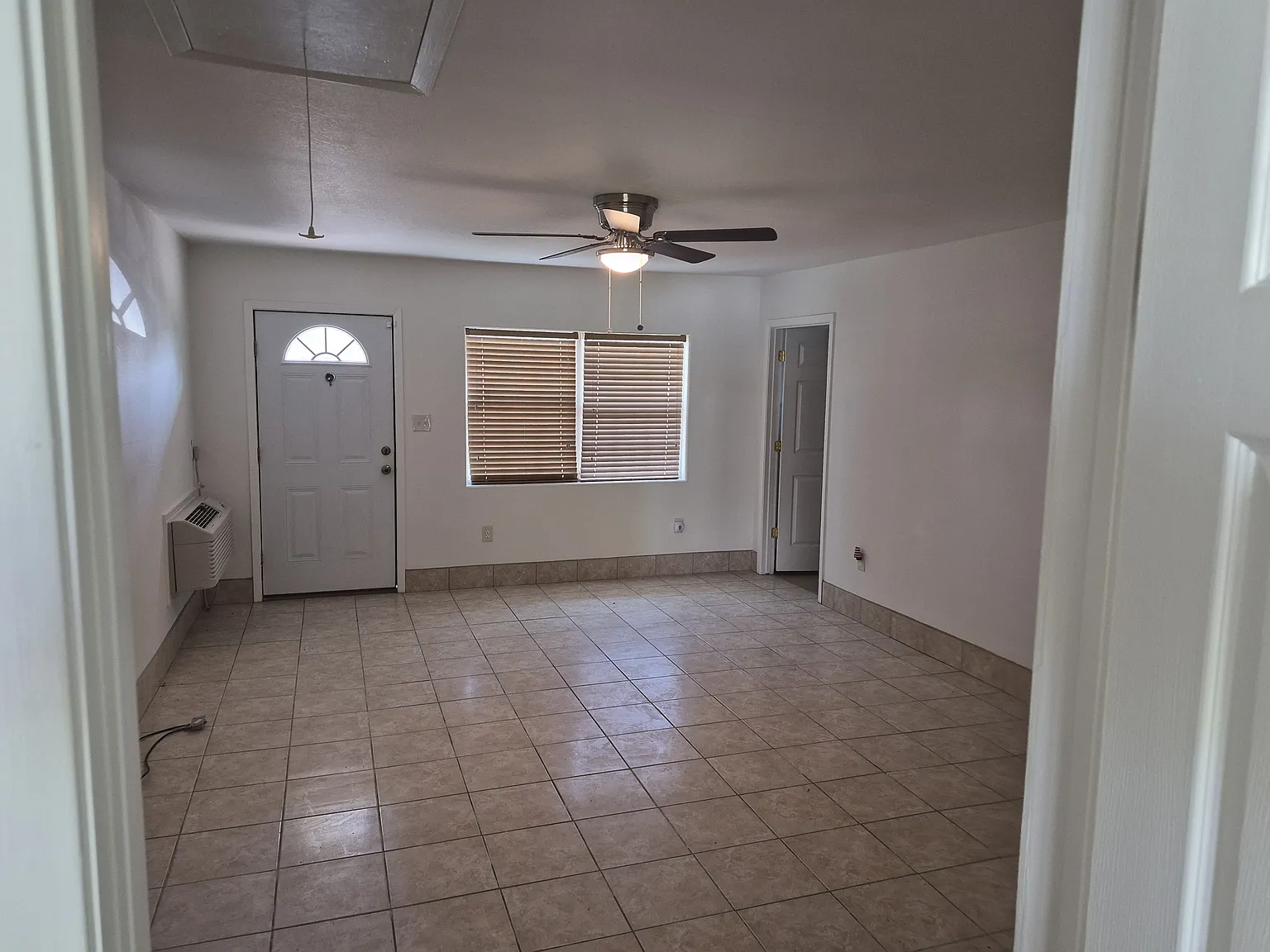2213 Haine Dr — Photo 2