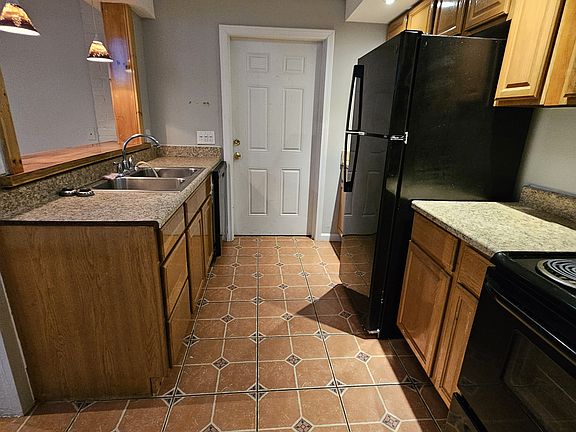 2nd image of 429 Ellsworth Ave #2A