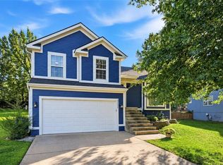 21215 W 52nd St, Shawnee, KS 66218