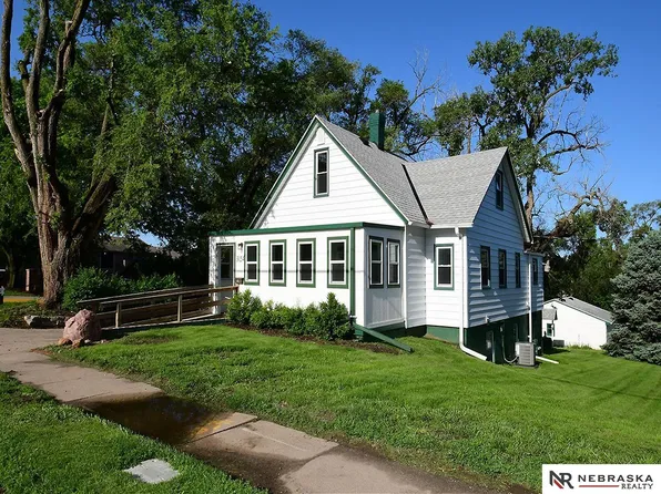 3054 S 60th St, Omaha, NE 68106