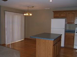 522 S Peace Rd, Sycamore, IL 60178