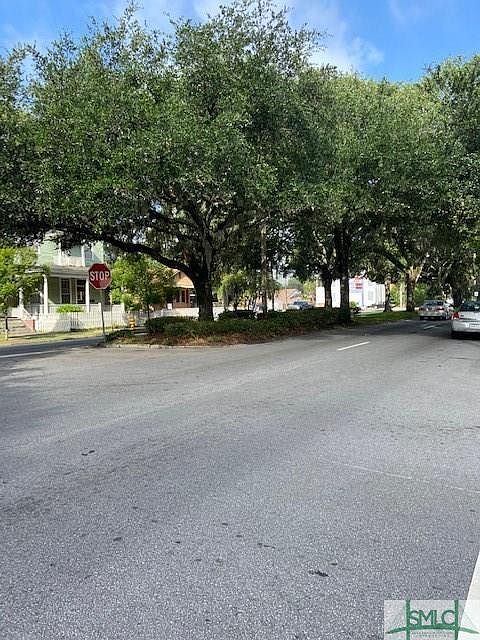 2nd image of 304 W 37th St