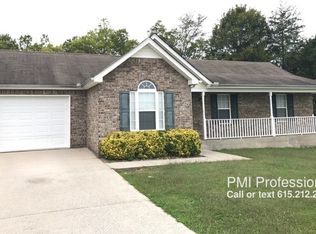 1114 Grove Mill Dr, La Vergne, TN 37086