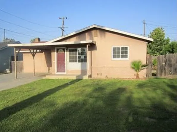 197 S Palm Dr, Dinuba, CA 93618