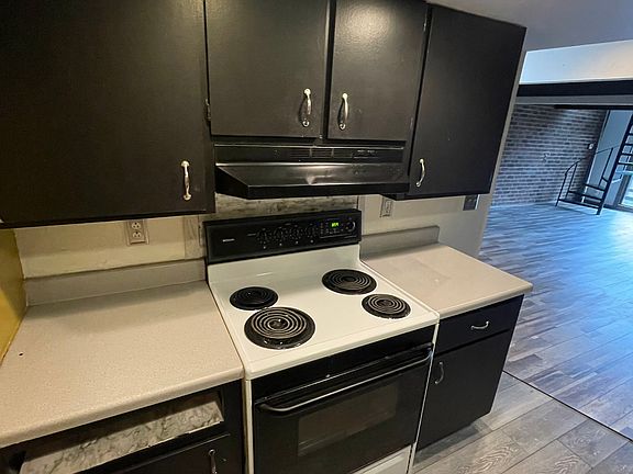 2nd image of 2125 Penguin Ave #2125