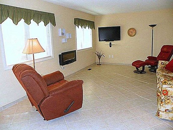5th image of 3 Merrihills Cir