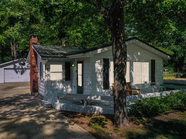 213 Devonshire Dr, Prudenville, MI 48651