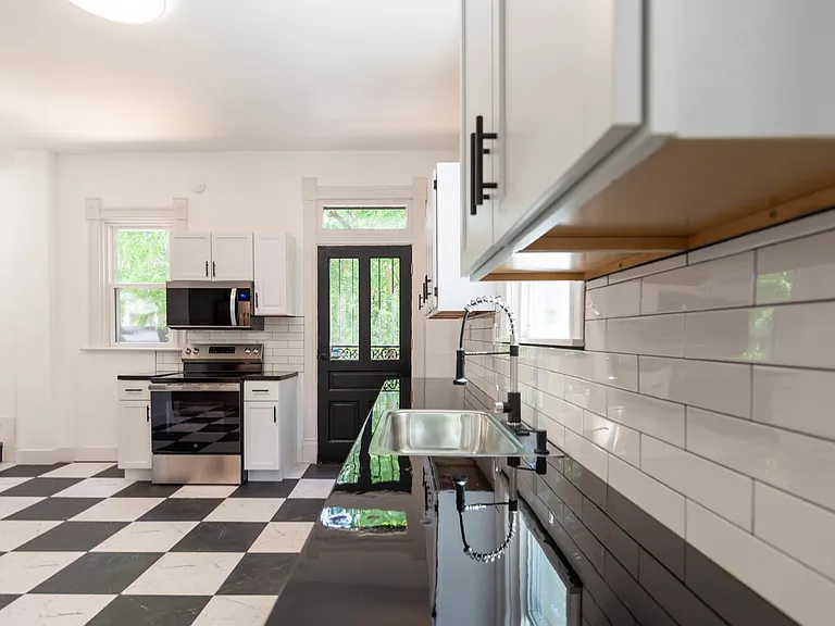 3014 Hackberry St — Photo 4