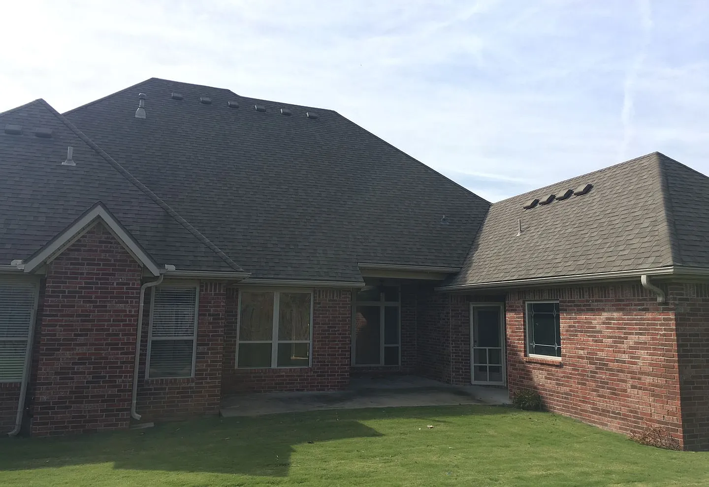 5 bedroom 3 bath home in Fayetteville — Photo 3