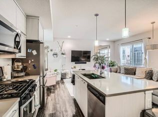 5560 W 10th Pl, Lakewood, CO 80214