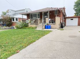 283 E 45th St, Hamilton, ON