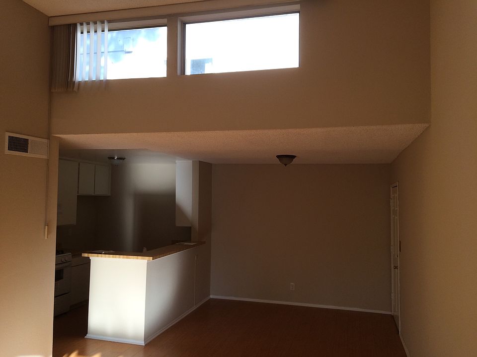 1st image of 18645 Hatteras St Unit 216