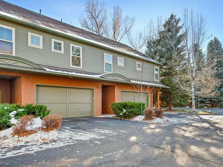 536 Evans Ct — Photo 35