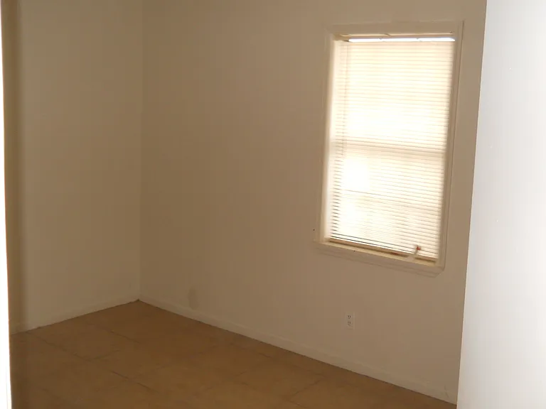 3846 Manor Ct — Photo 6