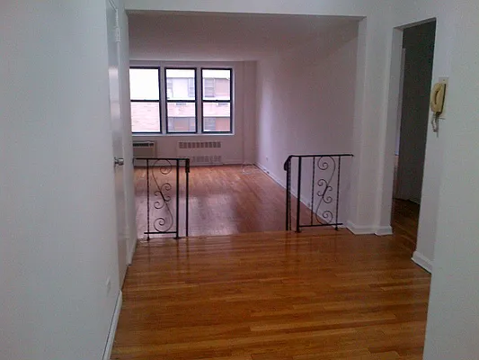 Rented by Smart NY Realty LLC | media 1