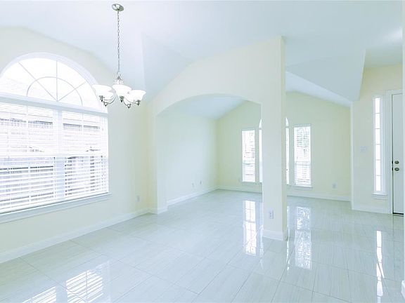 2nd image of 2315 Newton Branch Ln