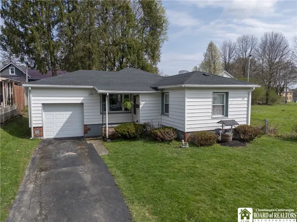 12 Waldemeere Ave, Falconer, NY 14733