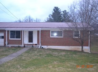 1111 Curve Rd, Pearisburg, VA 24134