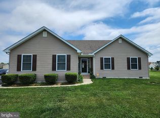 163 Velvet Antler Dr, Clayton, DE 19938