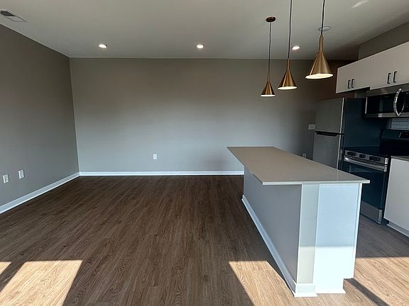 4th image of 1440 S 13th St #517