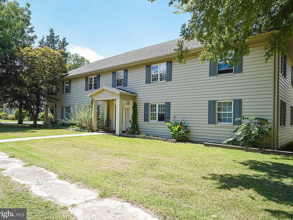 1st image of 113 Garden Ln #2