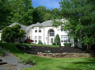 4 Spyglass Ct, Annandale, NJ 08801