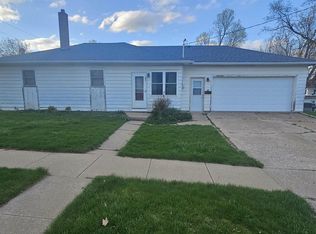643 W Cherry St, Lancaster, WI 53813