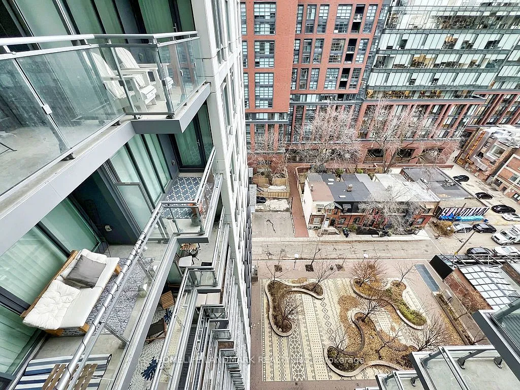Building Photo - 525 Adelaide St W #1620