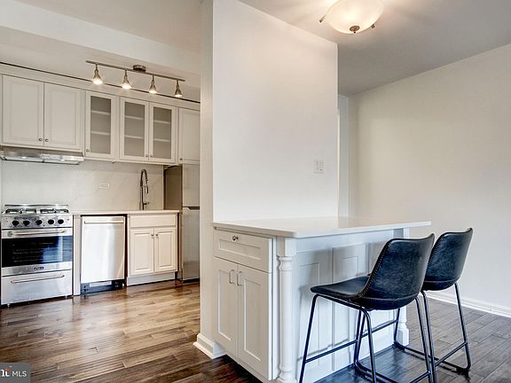 5th image of 4201 Cathedral Ave NW APT 512E