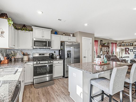 3rd image of 1839 River Birch Dr