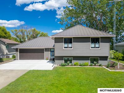 908 S 15th St, Clear Lake, IA, 50428