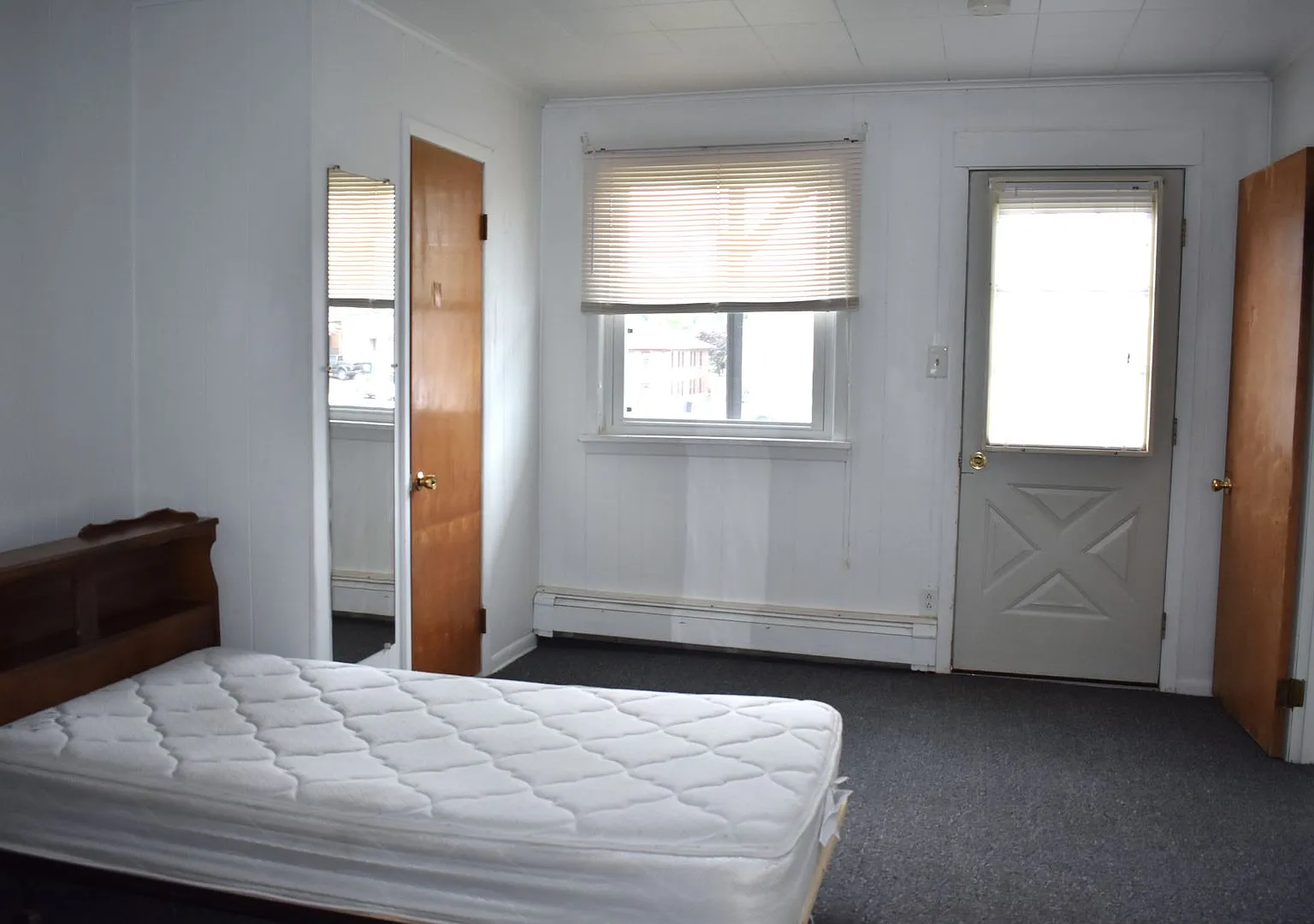 951 Church St — Photo 3