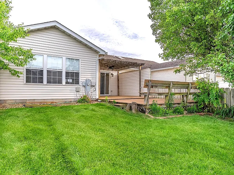1742 Dogwood Dr — Photo 13