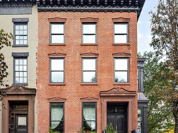1 Monroe Pl, Brooklyn, NY 11201