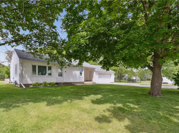 312 E American St, Monroe, IA 50170