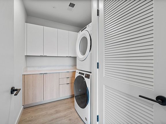 4th image of 635 7th Ave S #501