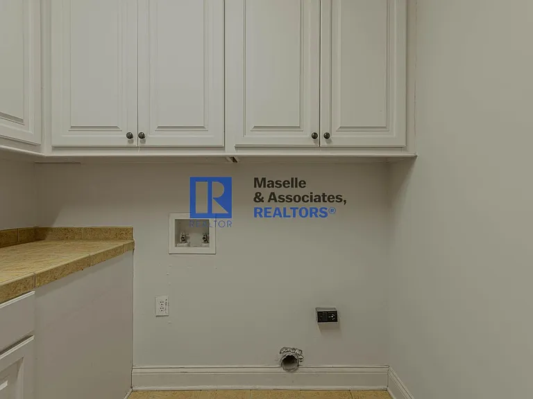 153 Hartfield Dr — Photo 21