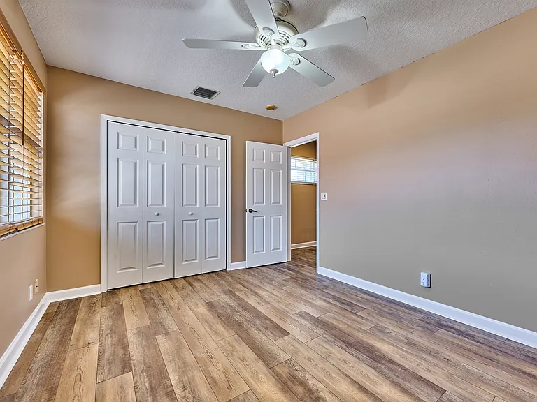 530 Commons Dr — Photo 37
