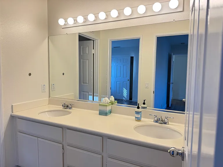 142 Cherrybrook Ln — Photo 12
