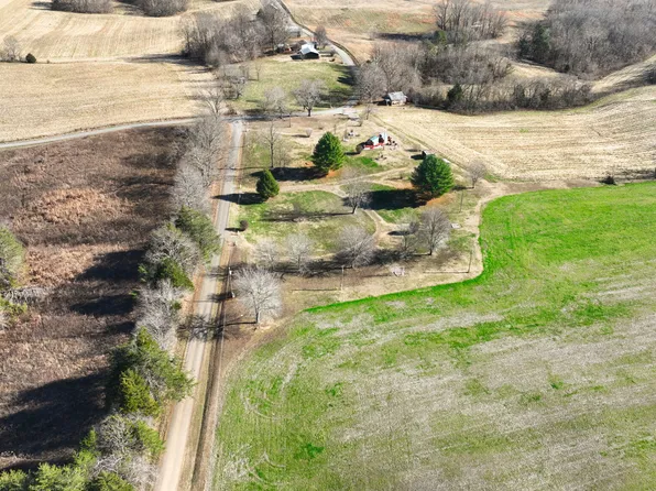 1 Jesse Bernard Rd, Jamestown, KY 42629