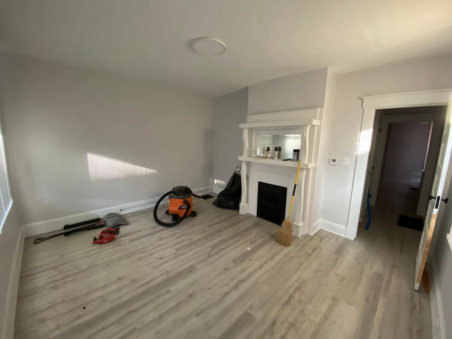 5 bed, 1820 sqft, $3,700 — Photo 3
