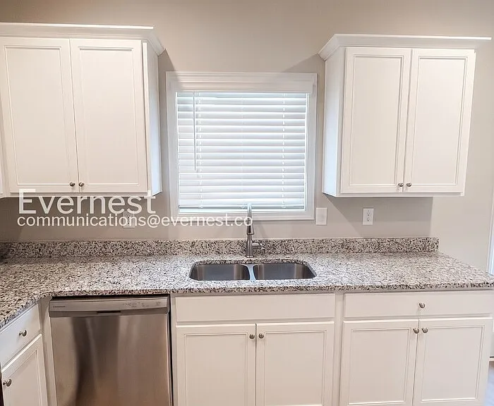 136 Culver St — Photo 6