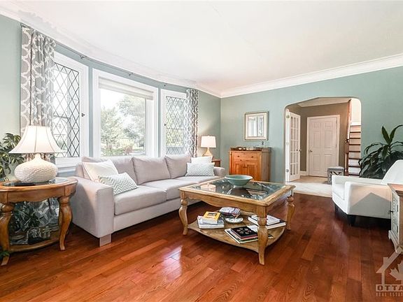 5th image of 396 Island Park Dr